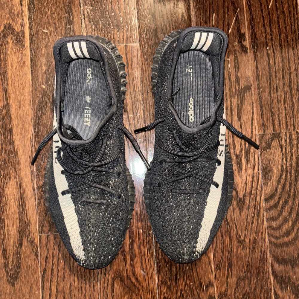 YEEZY BOOST 350 V2 “OREO”